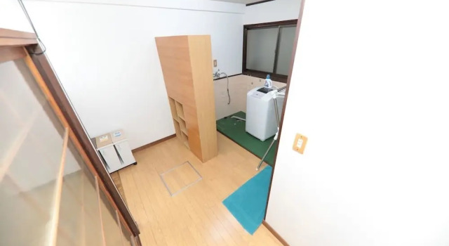 Brick House Near Osaka Castle 217-1