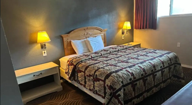 Номер Standard Love Hotels Western Holiday by OYO at Harlan Lake NE