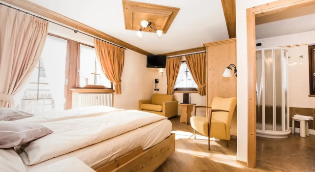 Komfort Dreier Zimmer mit Balkon und mit Bergblick Hotel Capriolo