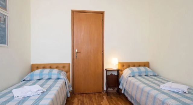 Casa Laurino B&B, Забронировать Отель «постель и завтрак» Моло Беверелло Неаполь, рядом с Национальный археологический музей