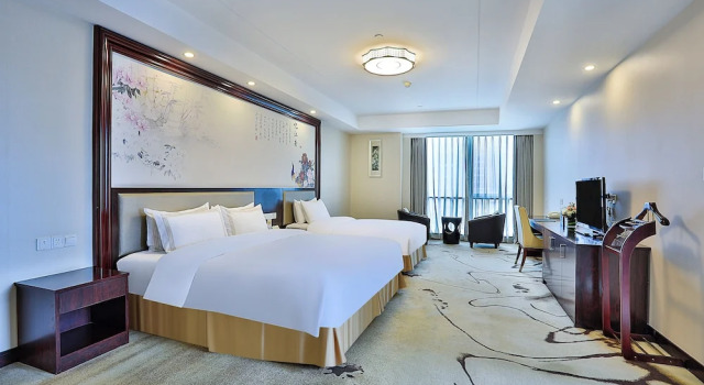 Трёхместный семейный номер Standard с видом на город SSAW Boutique Hotel Tonglu World Trade