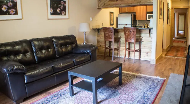 Axtel Condominiums by CB Lodging, Забронировать Отель Крестед-Бьютт Crested Butte Mountain, рядом с Горнолыжный курорт Crested Butte