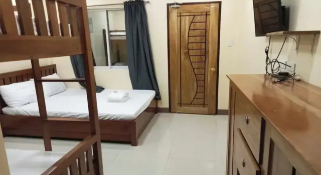 Четырёхместный номер Standard Galucksea Beach Resort
