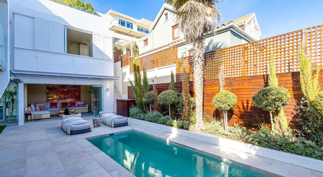 YOLO Spaces - Clifton Private Beach Villa, Забронировать Вилла Виллы Клифтон, Вилла