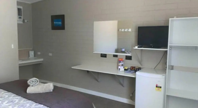Acacia Motor Inn @ Nhill, Book Hotel Hotels in Nhill with a Pool, Swimming Pool