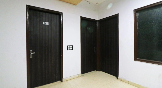 OYO 36689 Royal Cottage, Забронировать Дом для отпуска Виллы Газиабад, Вилла