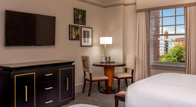 Четырёхместный номер Standard The Virginian Lynchburg, Curio Collection By Hilton
