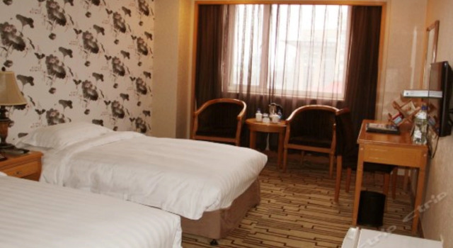 Beijing Dongjiaominxiang Hotel, Забронировать Отель Дунчэн Пекин, рядом с Улица Ванфуцзин