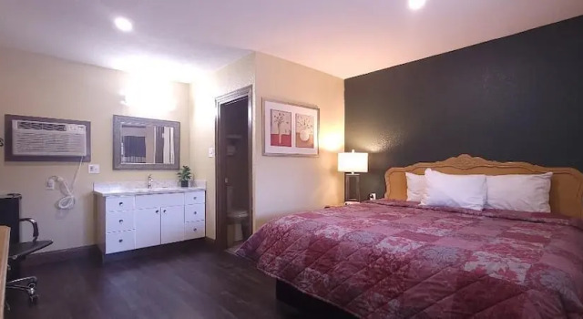 Номер Economy Lakeview Inn
