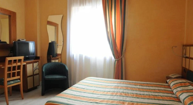 Centrale, Book Hotel Cosenza 
