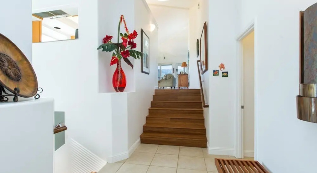 Коттедж S Of Kamalii 47 3 Bedroom Home by RedAwning