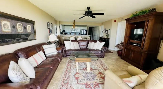 Beach Club Iii 1e 3 Bedroom Condo by RedAwning, North Myrtle Beach