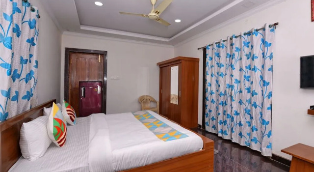 OYO 16966 Home Elegant Studio LPK Waterfront, Rezerwuj Apartament Hotele w North Goa z parkingiem, Parking