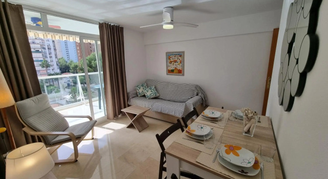 Ideal familias en urbanización de lujo a 600m de la playa Levante con Wifi, AC y Parking, Забронировать Отель Бенидорм Коста-Бланка, рядом с Гора Ла-Крус