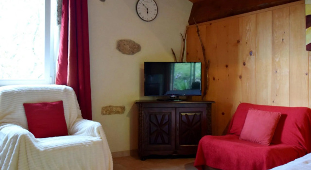 House in Ardèche near Ray-Pic Falls, Забронировать Дом для отпуска Виллы Овернь-Рона-Альпы, Вилла