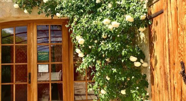 La Ferme du petit Ségriès Bed and Breakfast, Забронировать Отель Отели Мустье-Сент-Мари 3 звезды, 3*