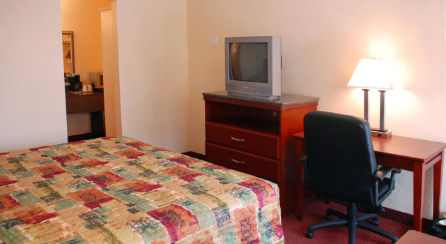 Relax Inn And Suites
