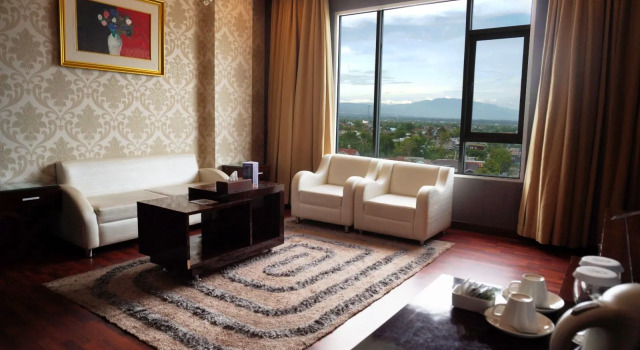 Люкс Sutan Raja Hotel & Convention Palu