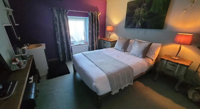 Номер Standard Farmhouse B&B Family stay or Romantic break, on our smallholding close to Narberth