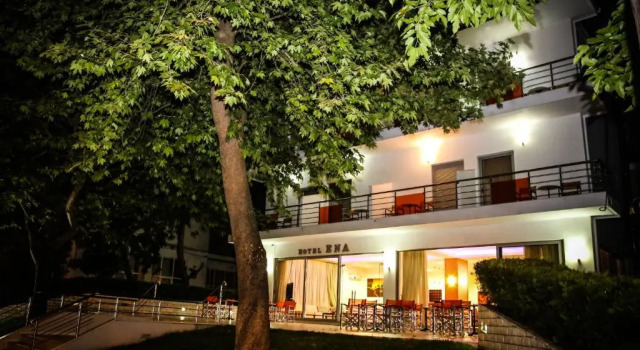 Hotel Ena