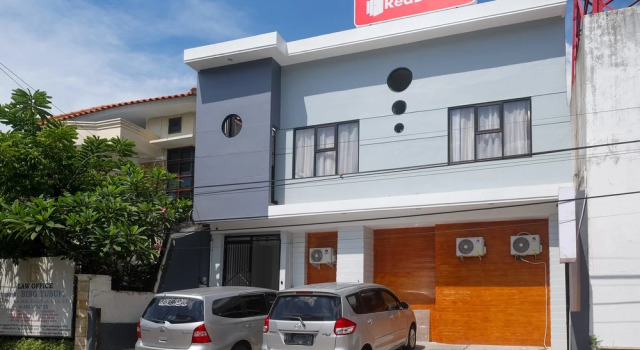 RedDoorz Near Tentrem Mall Semarang, Reservar Hotel Hotéis baratos em Semarang, perto de Lawang Sewu