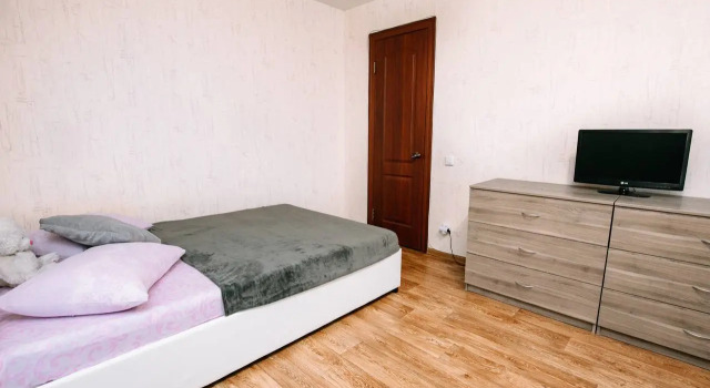 Dzerzhinskogo 10 Dvuhkomnatnye apartamenty v tsentre rjadom s KuzGTU, Забронировать Апартаменты/квартира Апартаменты Центрального района - Кемерово, Апартаменты/квартира