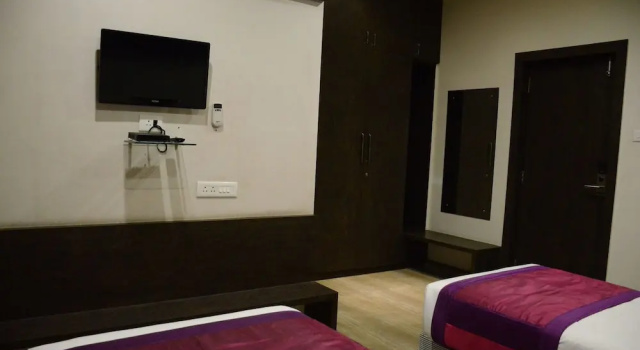 Двухместный номер Deluxe c 1 комнатой Hotel Sai Vijay