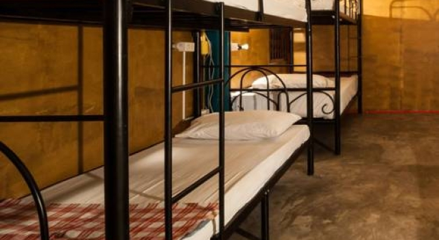Phuket Ghetto Child Hostel, Забронировать Хостел Пхукет Таун остров Пхукет, рядом с Храм Джуи Туи