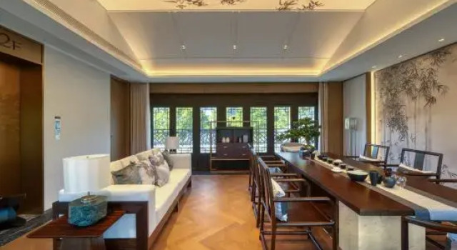 Mountain Lake Hotel in Haining, Prenota Hotel Hotel a Jiaxing con parcheggio, Parcheggio