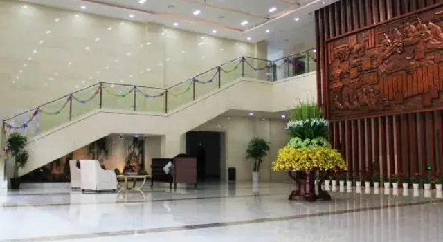 CCNU Educational Training Center, Varaa Hotelli Hongshan District 