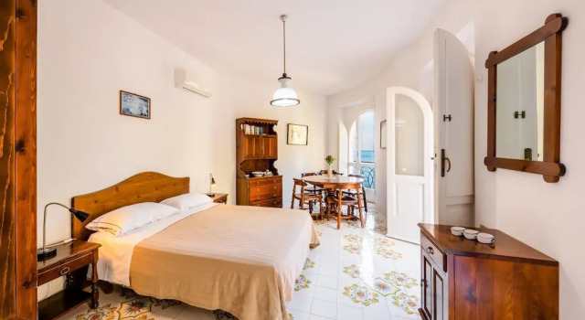 Студия с балконом и с видом на море Residence Villa Rosa