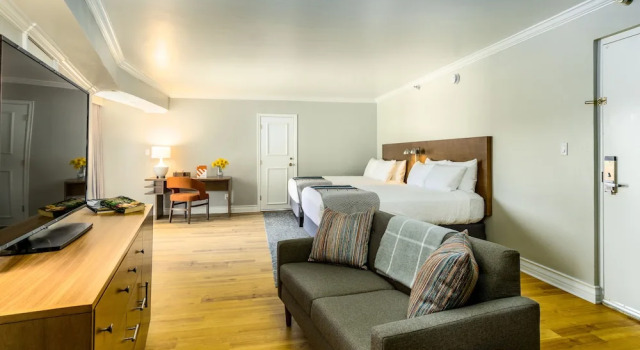 Полулюкс Trendy Town and Country San Diego