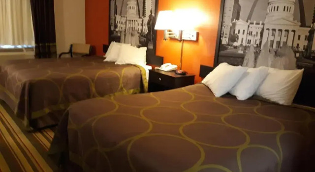 Четырёхместный номер Standard Super 8 by Wyndham Mound City