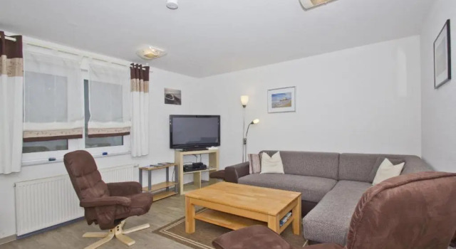 Ferienwohnungen am Hochzeitsberg FeWo 17 Souterrain-Wohnung, Забронировать Отель Отели Wittow Peninsula с парковкой, Парковка