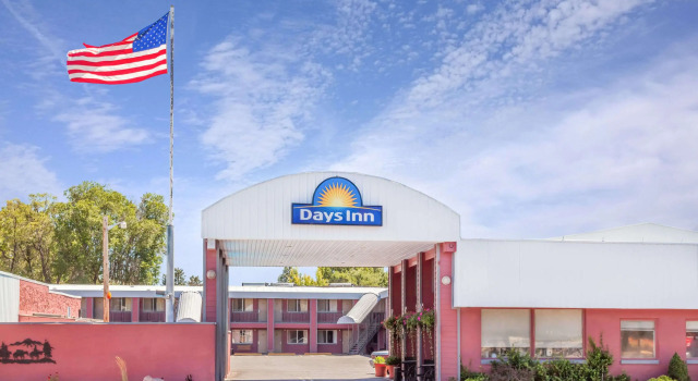 Days Inn by Wyndham Burns