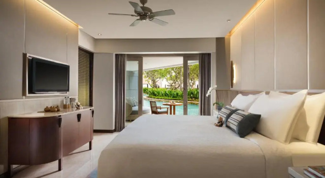 Двухместный номер Lagoon Access Deluxe Conrad Bali