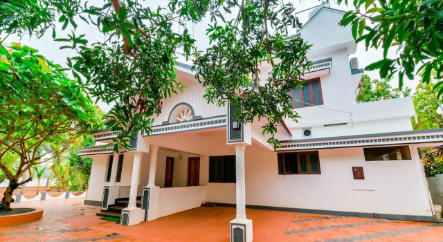 OYO 14638 Home Modern 3 BHK Manjali