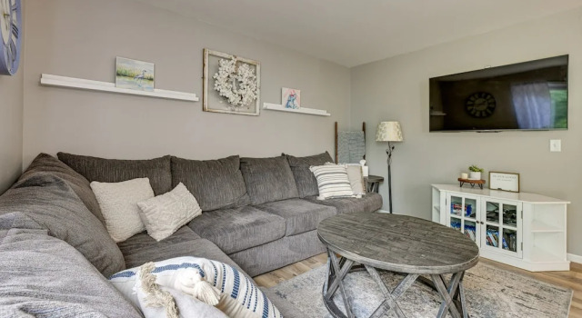 Апартаменты Dog-friendly Baraboo Vacation Rental w/ Yard!