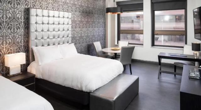 Четырёхместный номер Superior Hotel On Phillips