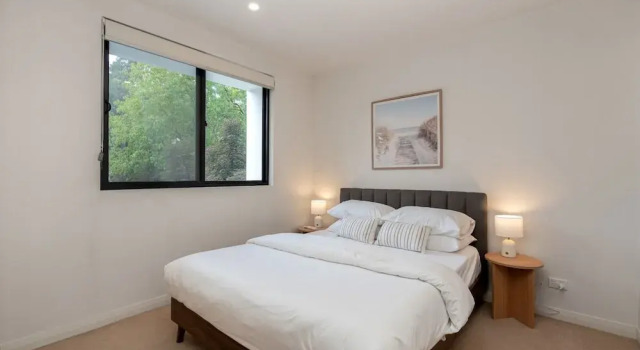 Bright 2-bed Flat Near City Amenities, Book Lejlighed Lyneham 