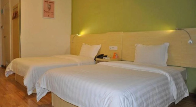 7 Days Inn Zhuhai Gongbei Tunnel Branch