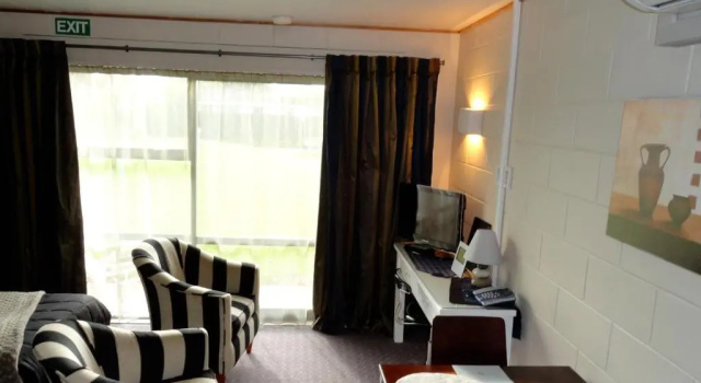 Трёхместная студия Standard Aarburg Airport Motel
