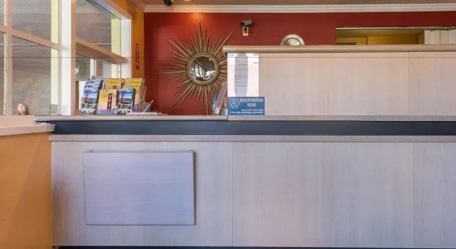 Civic Center Motor Inn, Забронировать Отель Отели Сан-Франциско с бассейном, рядом с Сады Йерба-Буэна, Бассейн