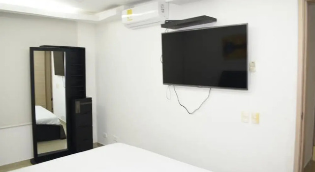 Apartment In Cartagena In Front Of The Beach Of 4 Bedrooms