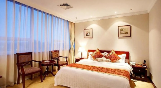 Rich Hotel