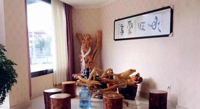 Linzhi Yonghui Business Hotel, Rezervovat Hotel Nyingchi Tibet