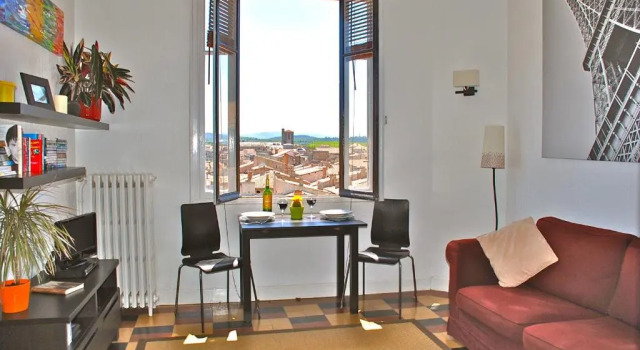 Апартаменты Mistral Apartment