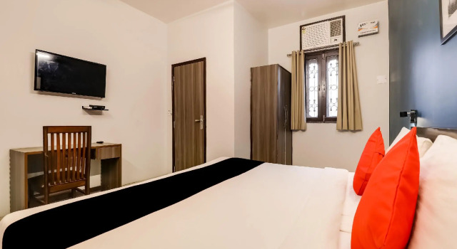 Hotel Silver Arrow by OYO Rooms