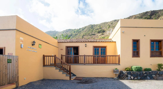 Nice Apartment With Fantastic Views of the Coastline of Tenerife, Book Apartment Hotels in Tenerife with Parking, Parking
