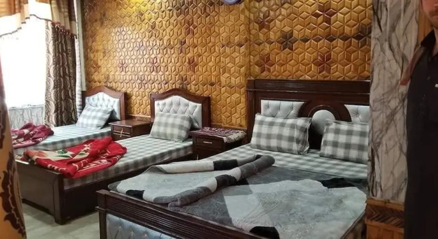 Deluxe Vierer Zimmer Madina Tower Hotel & Restaurant